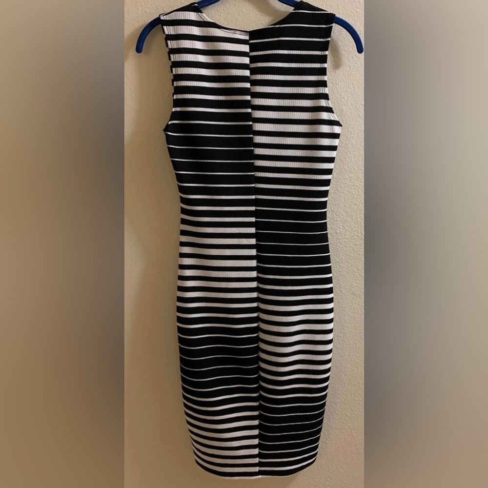PINC Black and White Striped BodyCon Medium Dress Front Oval Cut Out Festival - Picture 3 of 4